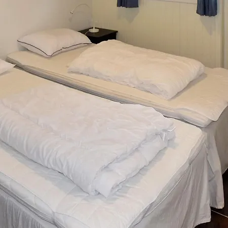 Seaside Serenity In Leirvik-by Traum Bø