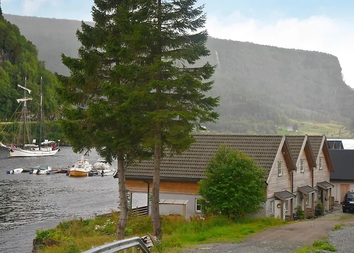 Seaside Serenity In Leirvik-by Traum * Bø